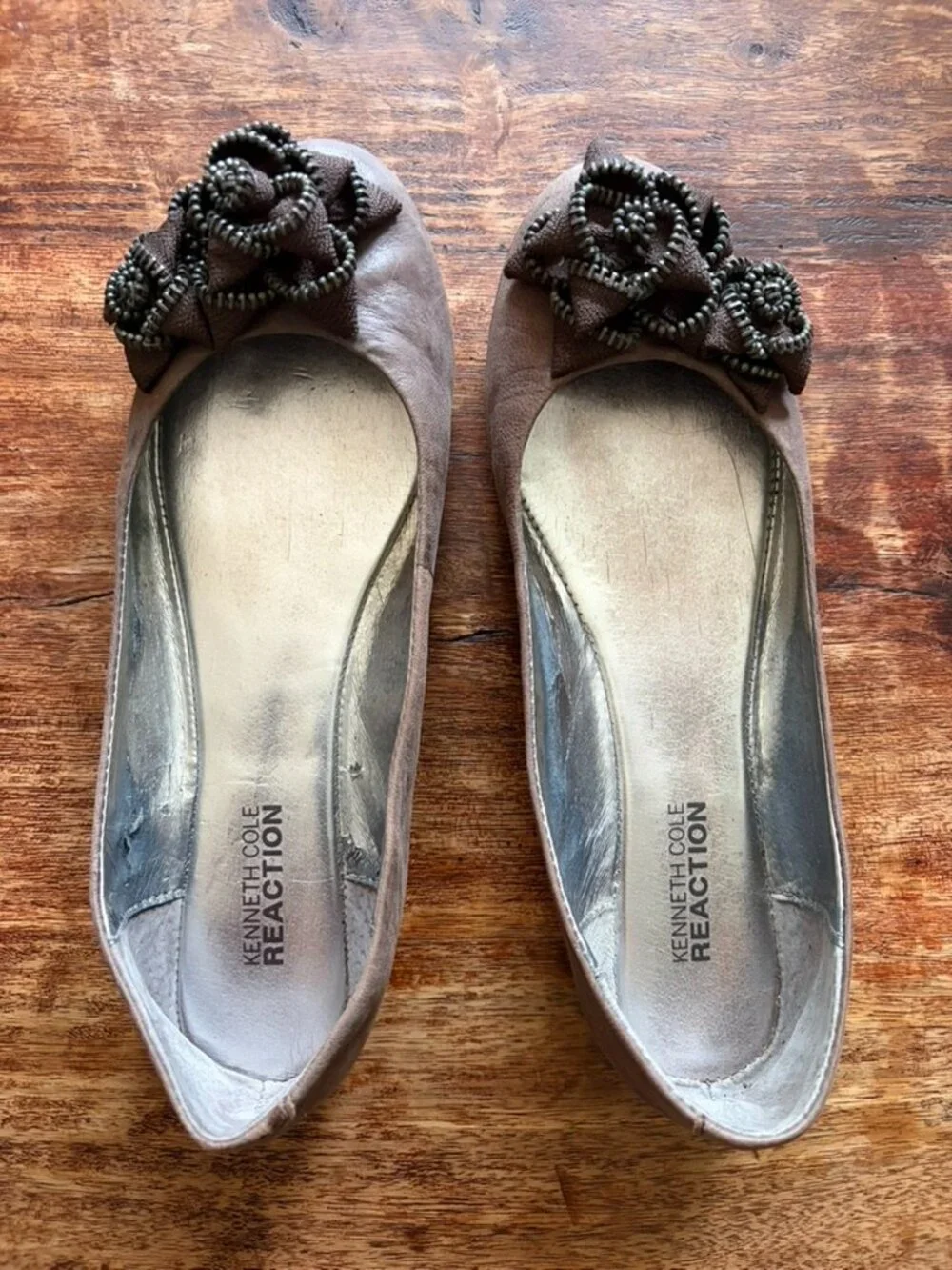Kenneth Cole Brown Leather Ballet Flats with Baubles
